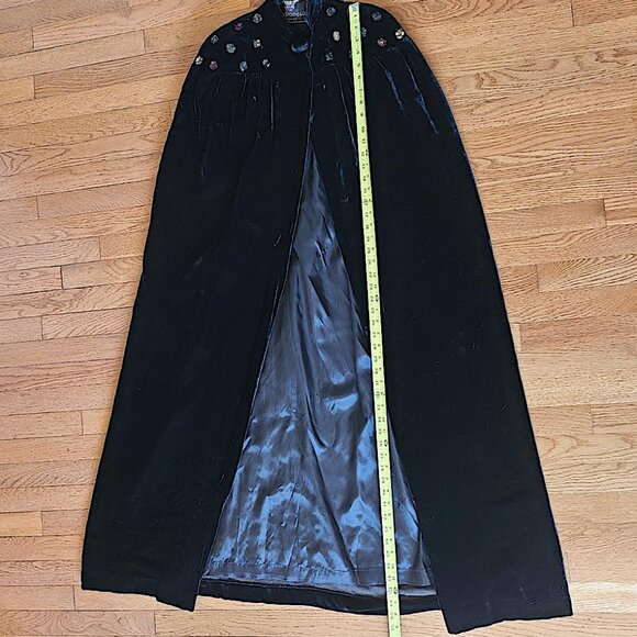 Vintage 1950's Bridgerton Black Velvet Cape Dark Romance Whimsigoth - Picture 3 of 6